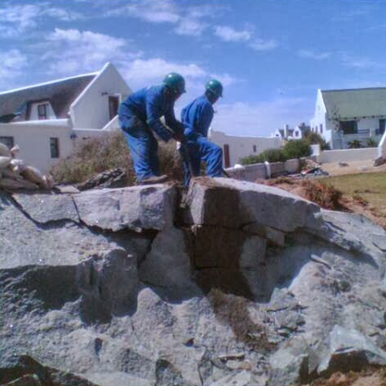_0003_Chemical Rock Breaking